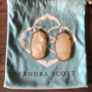 Kendra Scott Danielle earrings in mother of Pearl